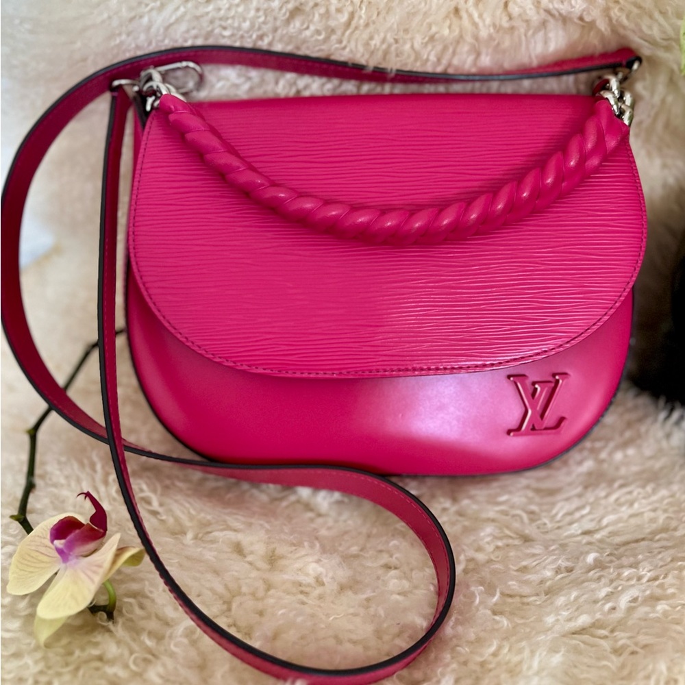 Louis Vuitton Luna Handbag in Epi Leather, Shoulder Bag with Braided Handle